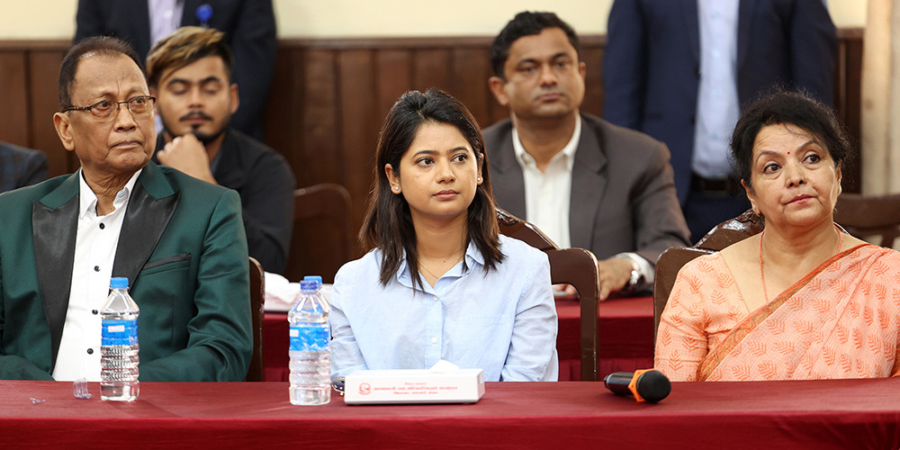‘मेरो भ्वाइस युनिभर्स’ र ‘मेरो डान्स युनिभर्स’का प्रतिस्पर्धीसँग प्रधानमन्त्री ‘प्रचण्ड’ काे  भेटघाट